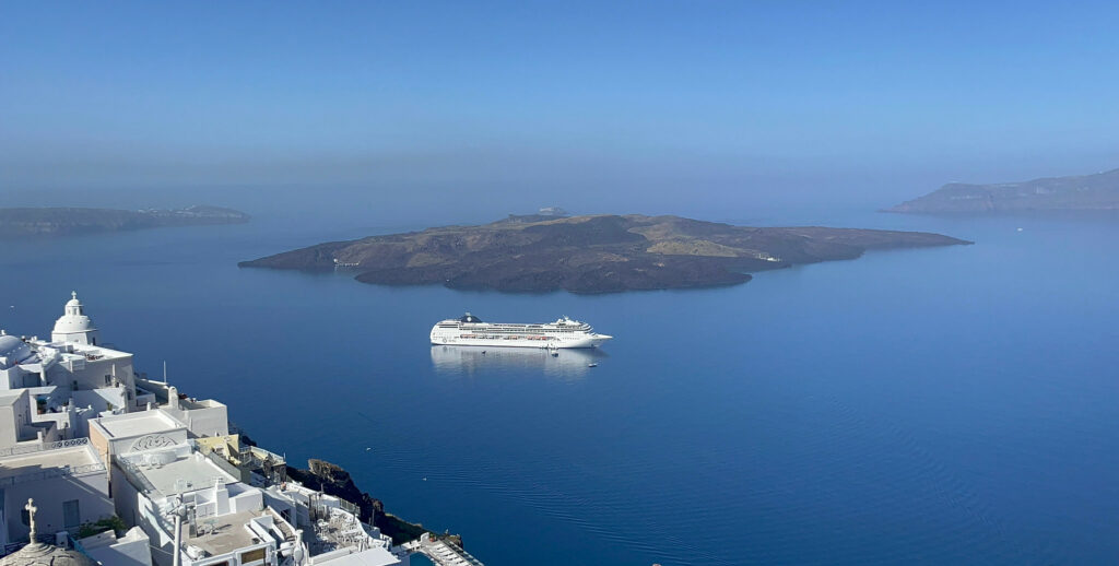 ¿Escala de cruceros en Santorini?